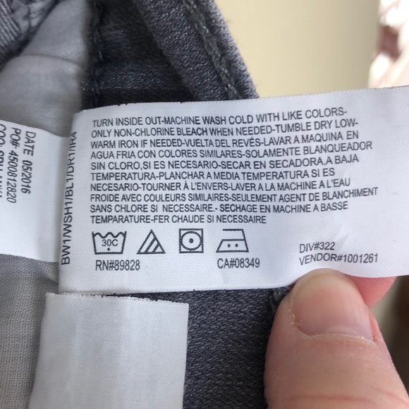 Gloria Vanderbilt Gray High Rise Amanda Style Jeans - Size 16 Petite - Picture 13 of 14